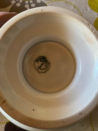 Sopera antigua de cerámica de La Cartuja