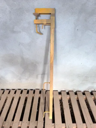 Sargentos encofrado amarillos