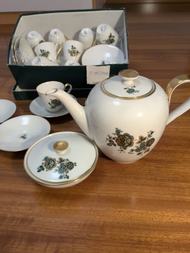 Juego de café porcelana oro y blanco