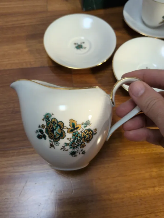 Juego de café porcelana oro y blanco