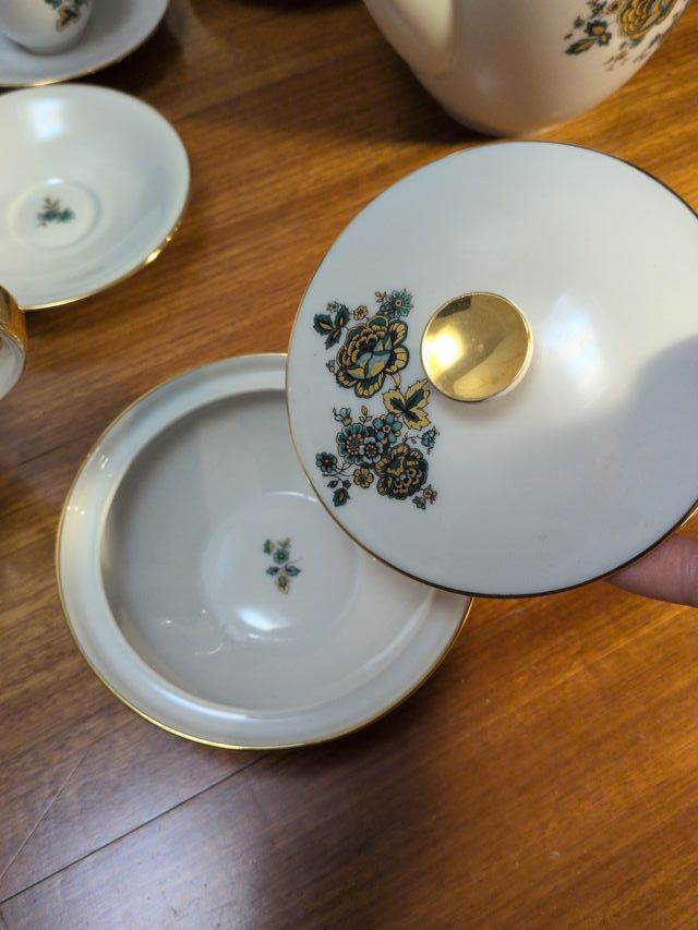 Juego de café porcelana oro y blanco