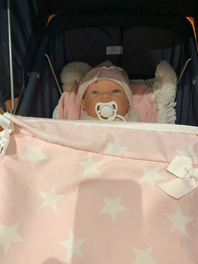 Carrito de muñecas clásico rosa y negro