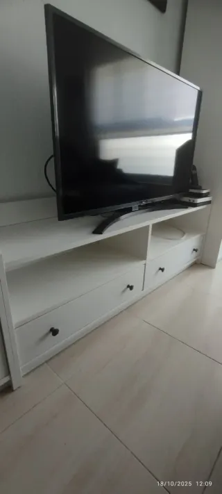 Mueble TV blanco 2 cajones