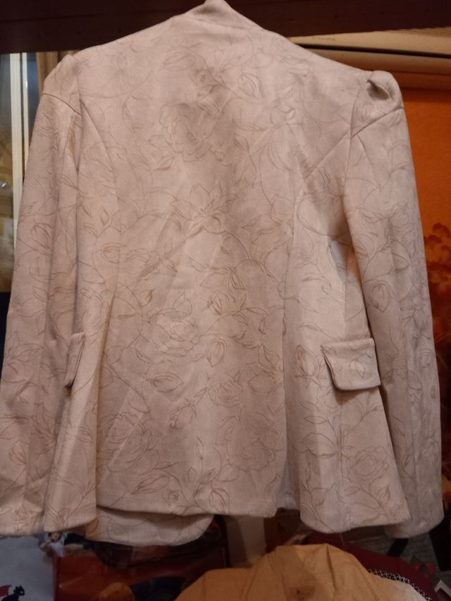 78- Chaqueta/ americana - Voyelles - L rosa dibuj