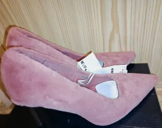 Zapatos de peluche Bershka nuevos