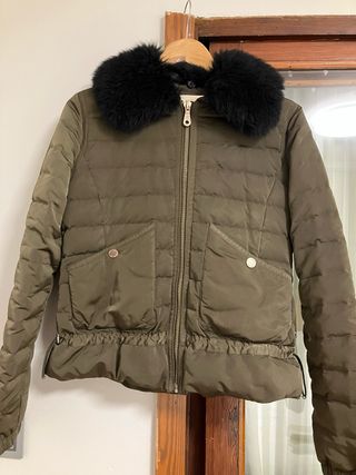 Cazadora acolchada mujer con cuello de pelo