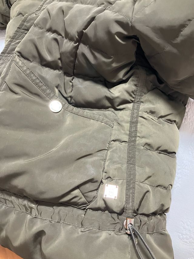 Cazadora acolchada mujer con cuello de pelo