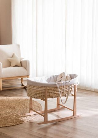 Moisés de rafia con colchón