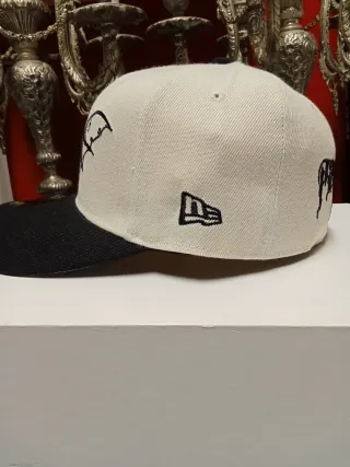 Gorra New Era 59Fifty Beige y Negra Talla 7.1/4