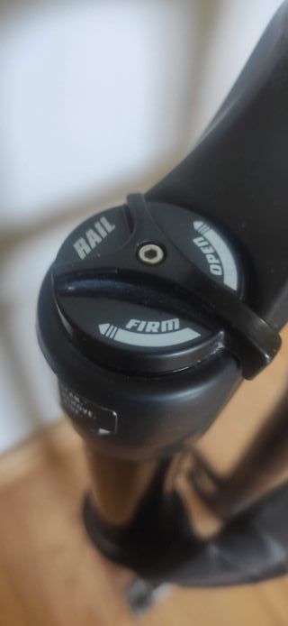 Horquilla Marzocchi Bomber Z2 140mm 29"/27.5"