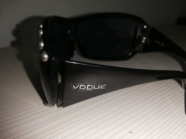 Gafas de Sol mujer Vogue Tachuelas Metálicas Negra