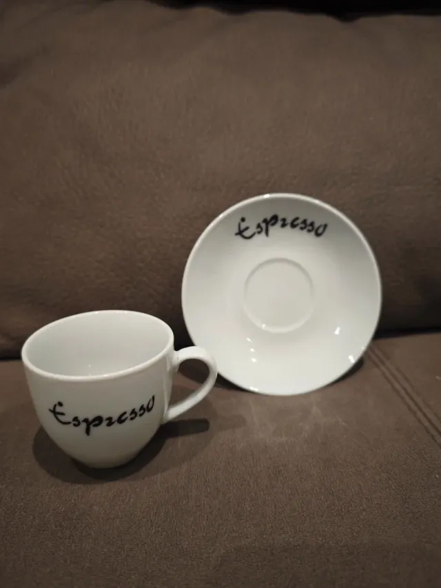 Juego de 4 tazas de porcelana