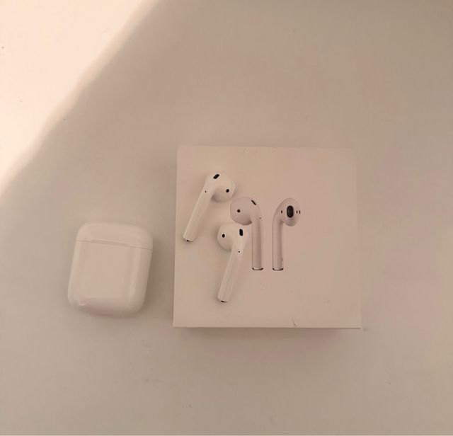 Apple AirPods