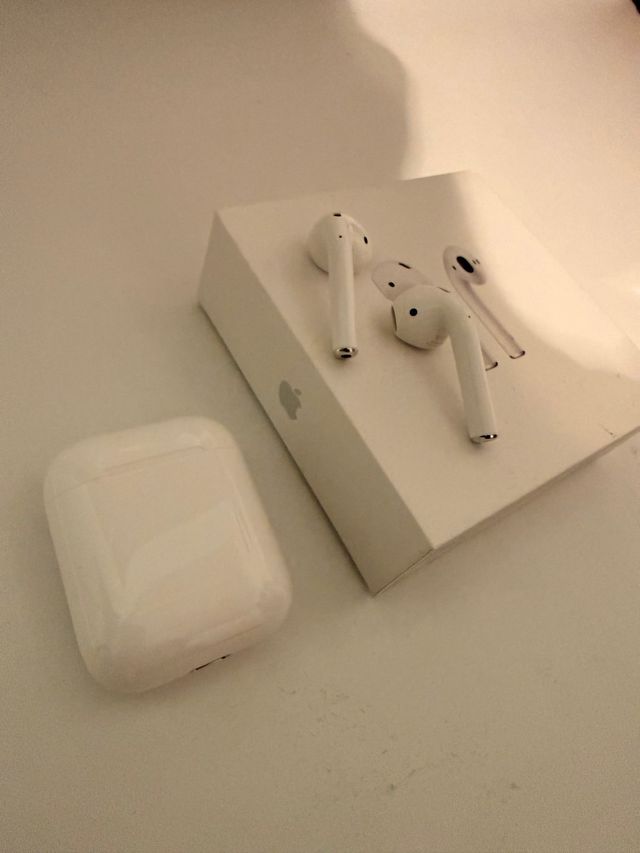 Apple AirPods