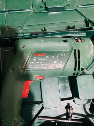Taladro Bosch con maletín