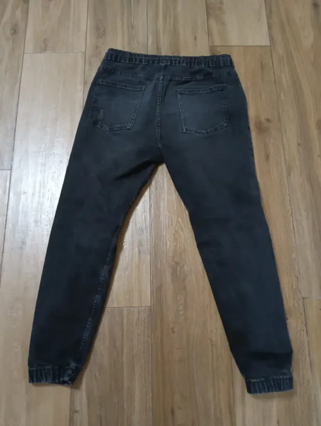 Pantalón vaquero Bershka desgastado