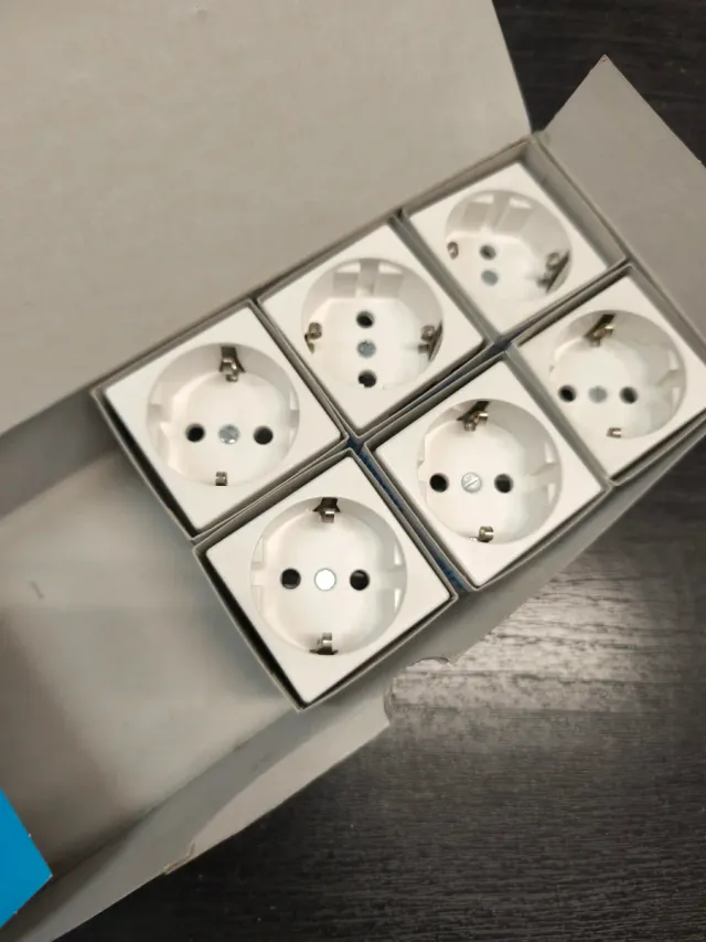 Enchufe SCHUKO K45 16A 250V