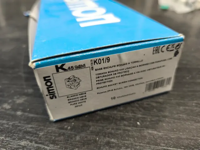 Enchufe SCHUKO K45 16A 250V