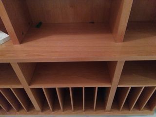 Armario estantería de madera marrón