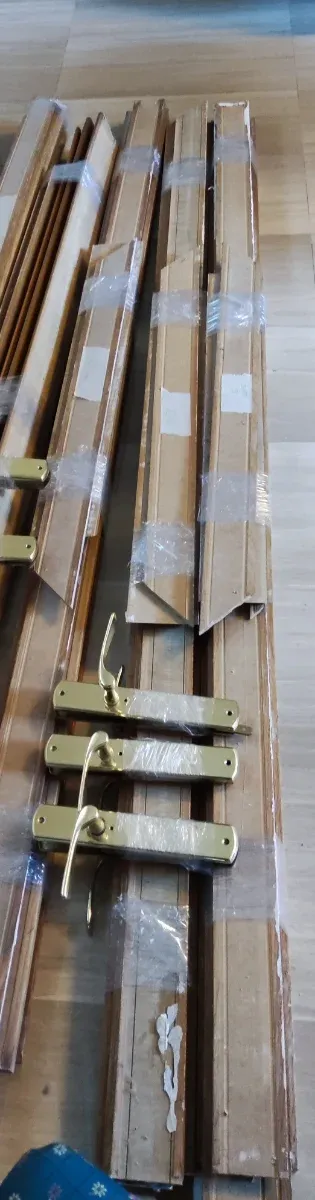 Puerta interior madera con cristales traslúcidos