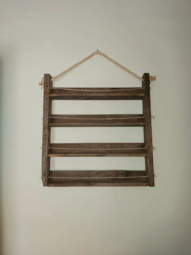 Estante de madera rústico