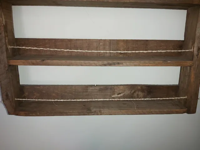 Estante de madera rústico