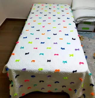 Colcha Zara Home Multicolor con Lazos/pompones