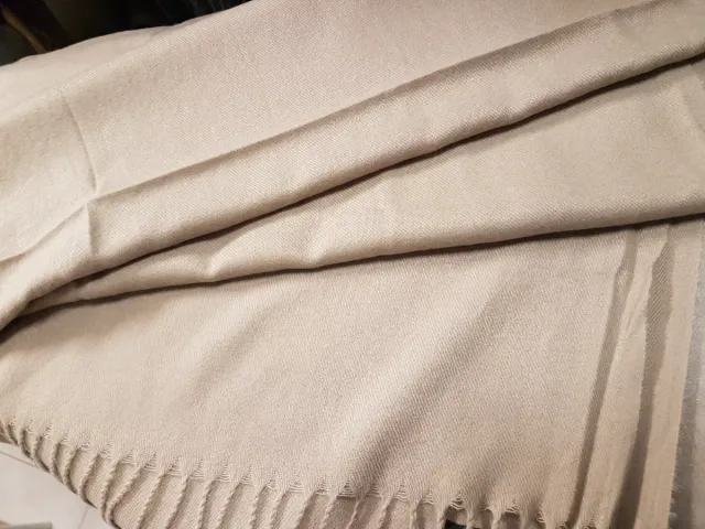 Stola beige con frange