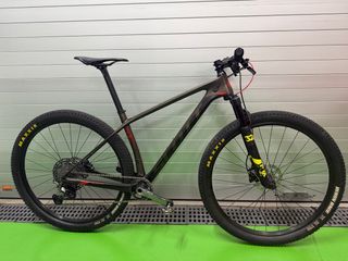 Bicicleta Scott Scale RC 900 29”