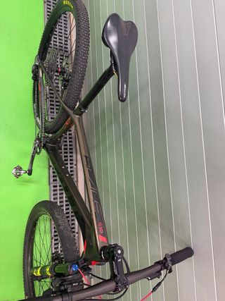 Bicicleta Scott Scale RC 900 29”