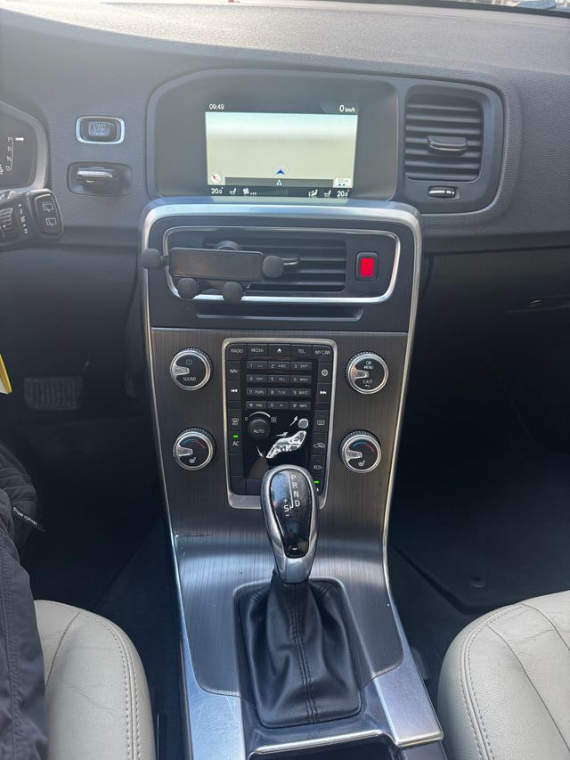 Volvo V60 D4 Momentum Automático