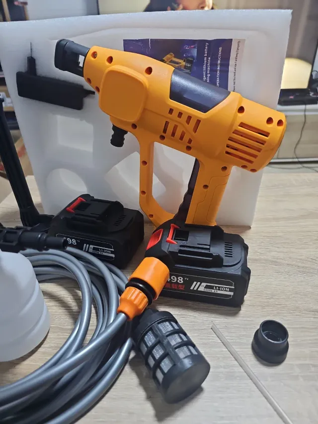 Hidrolimpiadora con 2 baterías