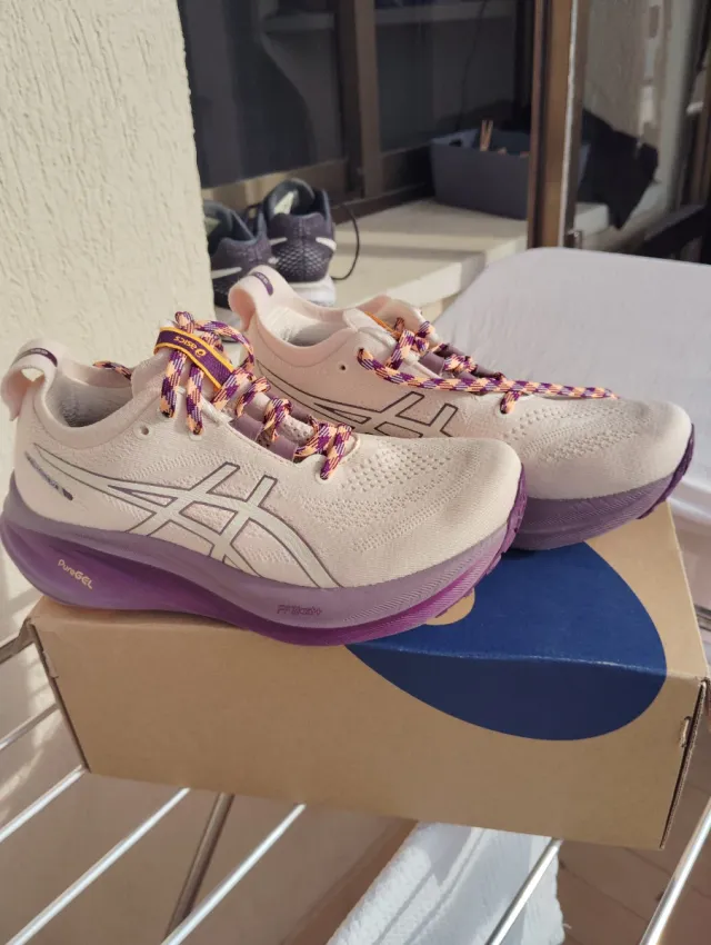 Zapatillas ASICS mujer rosa y morado