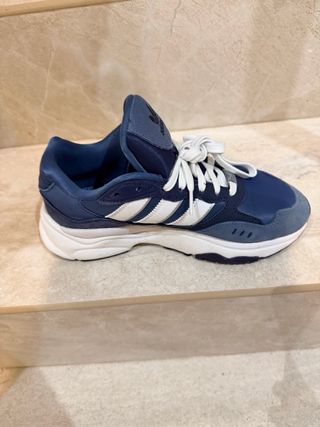 Zapatillas Adidas Azules y Blancas