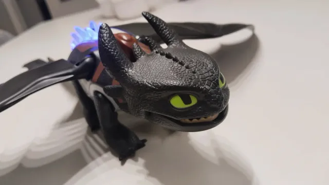 Figura Cómo entrenar a tu dragón con luz
