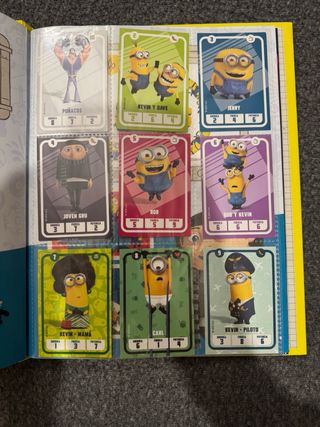 Álbum de los Minions con cartas COMPLETO