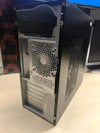 Caja VACIA PC Cooler Master TORRE Negra