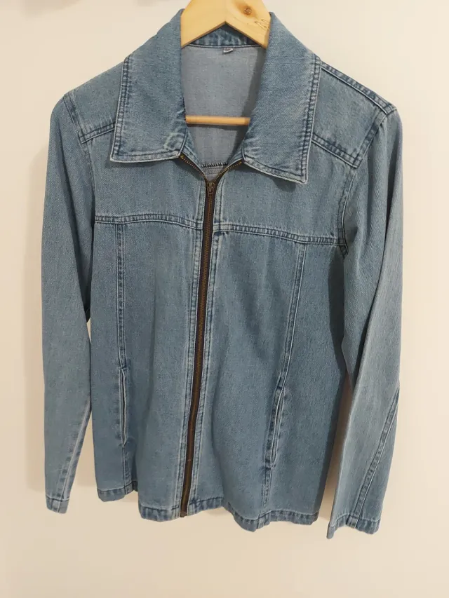 Chaqueta vaquera con cremallera