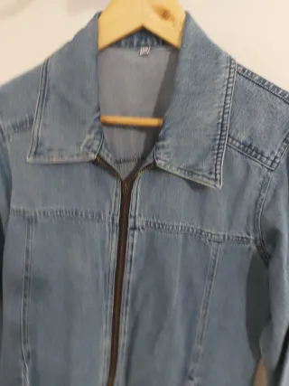 Chaqueta vaquera con cremallera