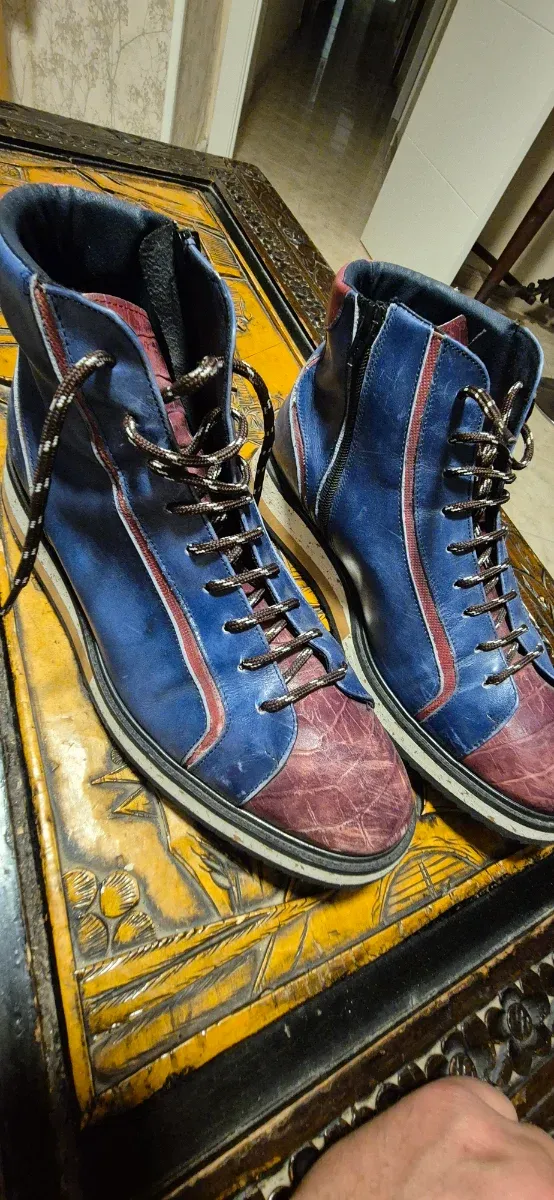 Botines azules y morados