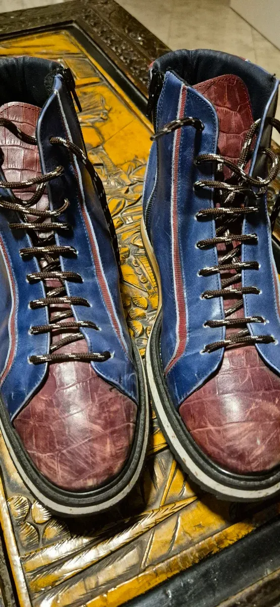 Botines azules y morados