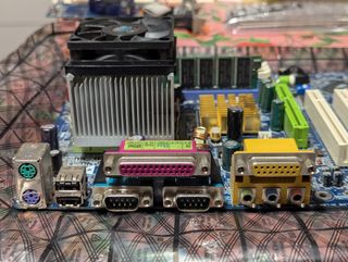 Scheda Madre GIGABYTE GA-7VA + Athlon XP 1800+