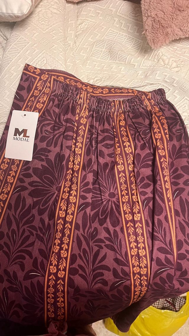 Falda larga estampada morada y naranja