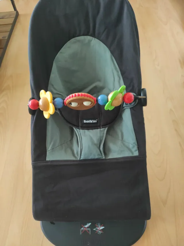 Hamaca BabyBjörn con juguete. impecable.