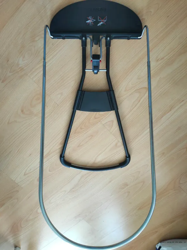 Hamaca BabyBjörn con juguete. impecable.