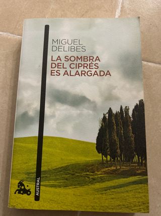 La sombra del ciprés es alargada