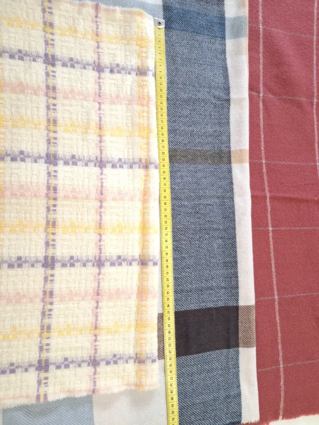 Bufandas a cuadros marrones y rojas