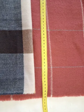 Bufandas a cuadros marrones y rojas