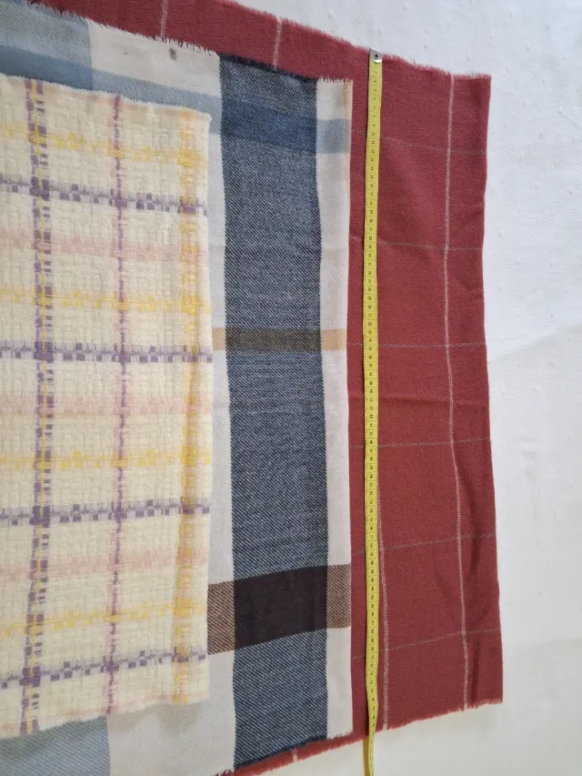 Bufandas a cuadros marrones y rojas