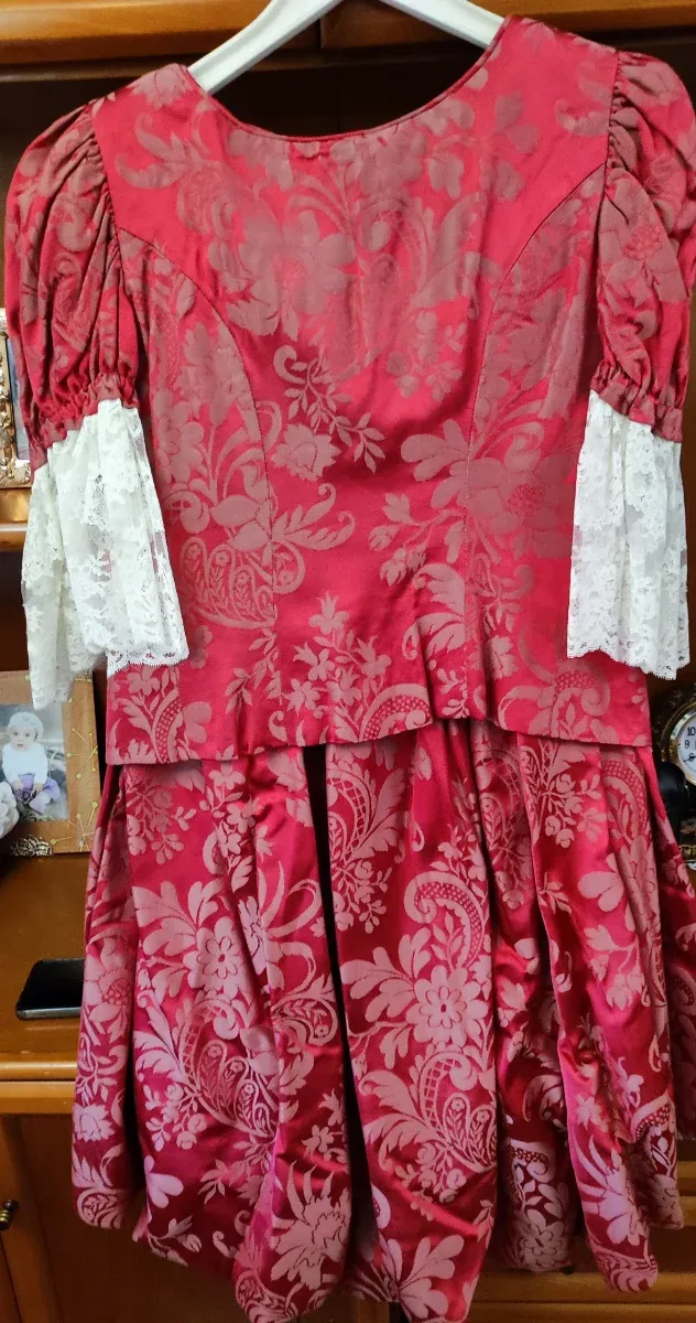 Traje Fallera Damasco Rojo y gris Talla 38